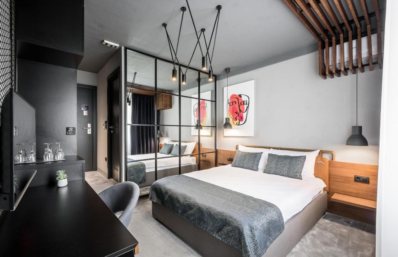 7 Rooms Suites Белград Экстерьер фото